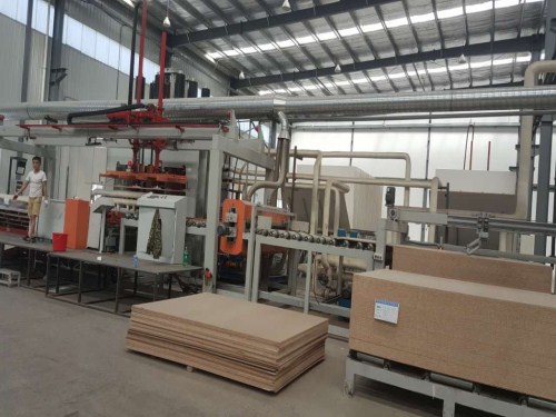 家具廠(chǎng)室內(nèi)管道布置 1